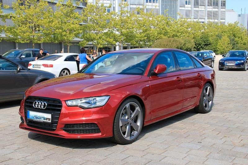 Gebraucht Audi A6 Ambiente 204 PS (150 kW) 2012 Rot Limousine