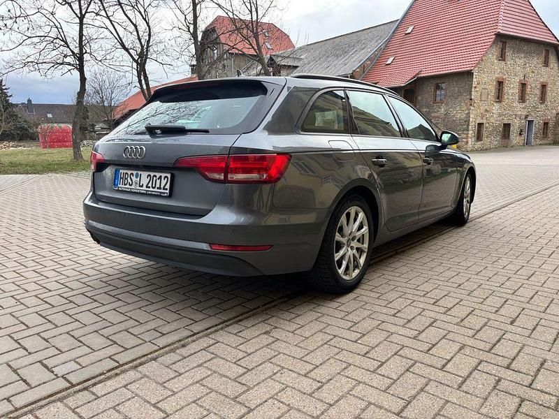 Second-hand Audi A4 Performance 190 CP (139 kW) 2017 Gri Break