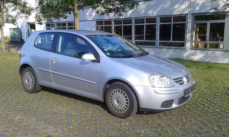Gebraucht VW Golf V Trendline 105 PS (77 kW) 2006 Silber Kleinwagen