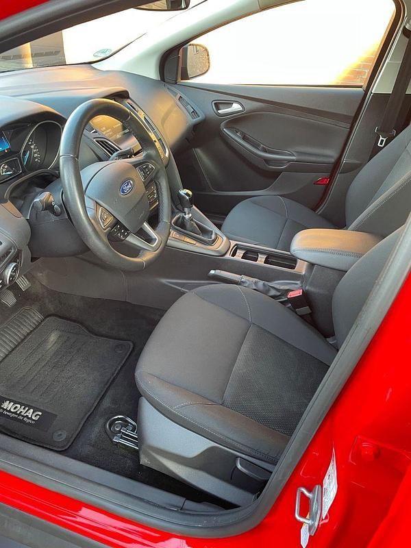 Gebraucht Ford Focus Business Edition 120 PS (88 kW) 2015 Kombi