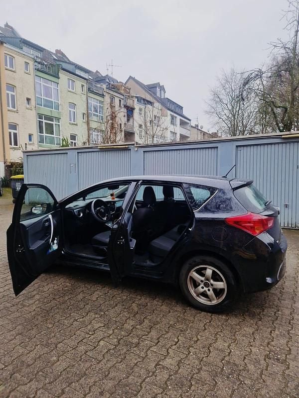 Gebraucht Toyota Auris Hybrid 99 PS (72 kW) 2013 Schwarz Limousine