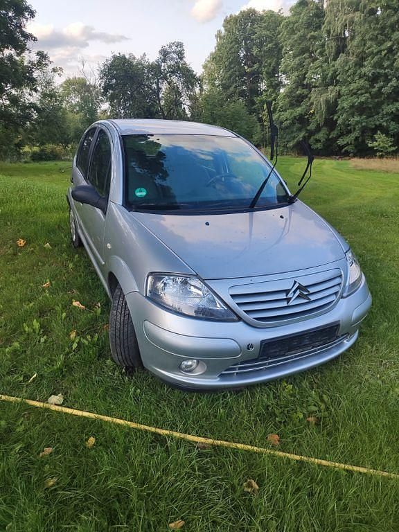 Grau Gebraucht 2005 Citroën C3 Limousine | 1.800 € (Fairer Preis) - Bild 1/4