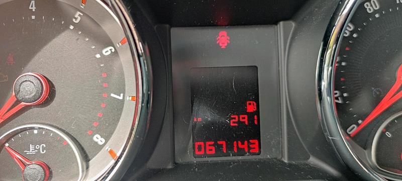 Second-hand Opel Adam 69 CP (50 kW) 2013 Albastru Hatchback