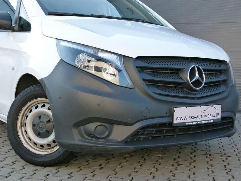 Gebraucht Mercedes Vito 163 PS (119 kW) 2022 Arktikweiss Van