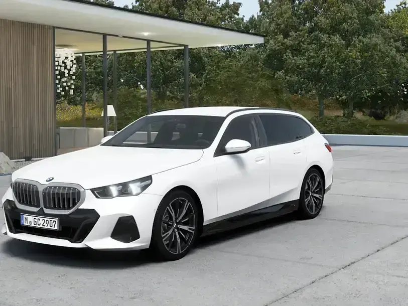 Gebraucht BMW 520 Comfort Edition 197 PS (144 kW) 2025 Mineralweiß (weiß) Kombi