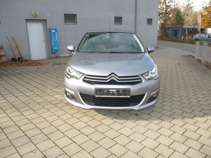 Grau Gebraucht 2016 Citroën C4 SELECTION Limousine | 4.999 € (Superpreis) - Bild 1/4