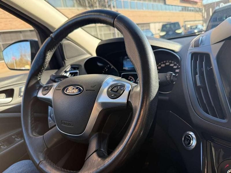 Gebraucht Ford Kuga Titanium 150 PS (110 kW) 2016 Grau SUV