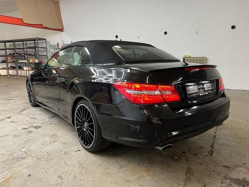Gebraucht Mercedes E350 Avantgarde 231 PS (169 kW) 2011 Schwarz Cabrio