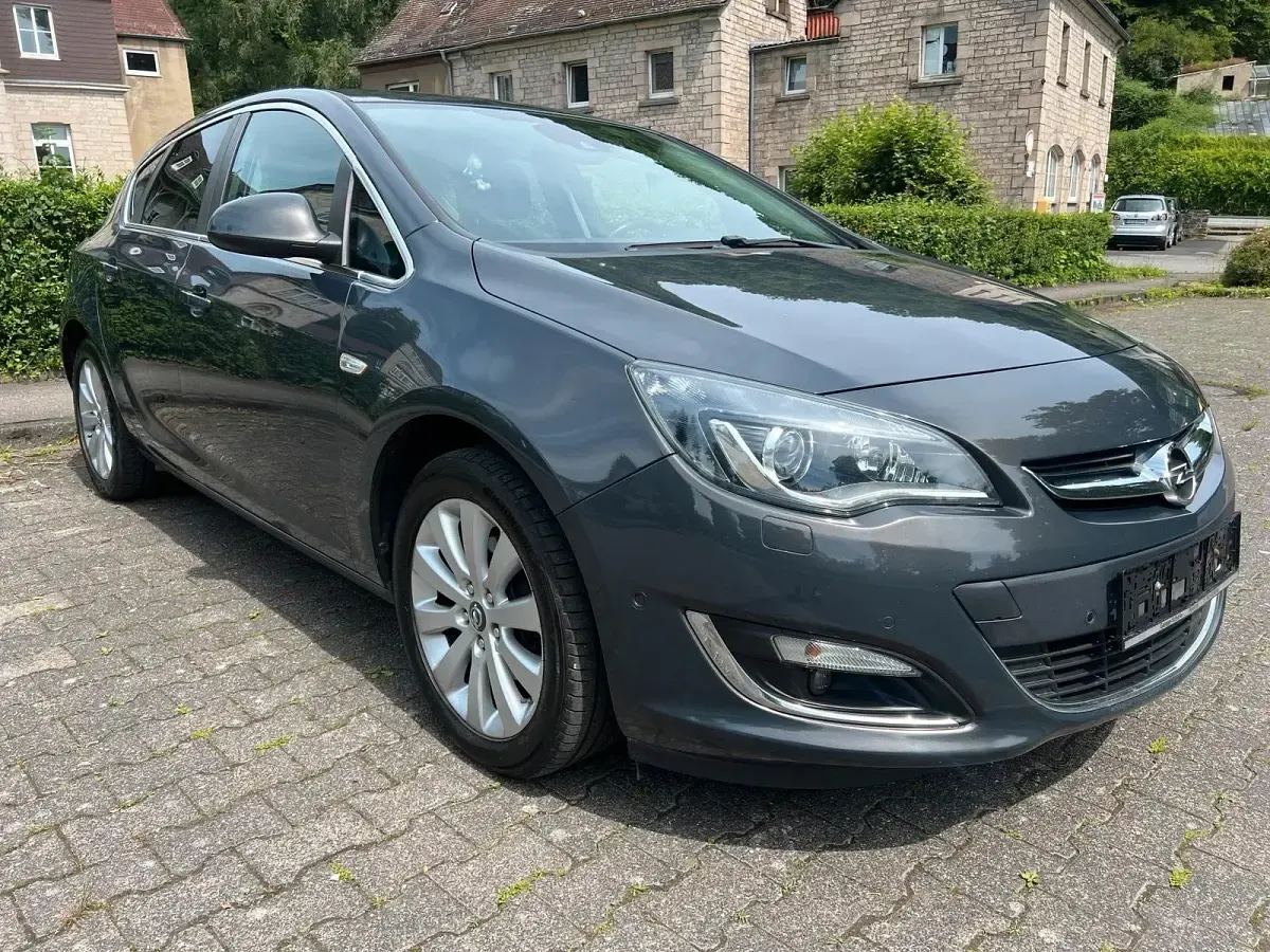 Gebraucht Opel Astra 165 PS (121 kW) 2014 Grau Limousine