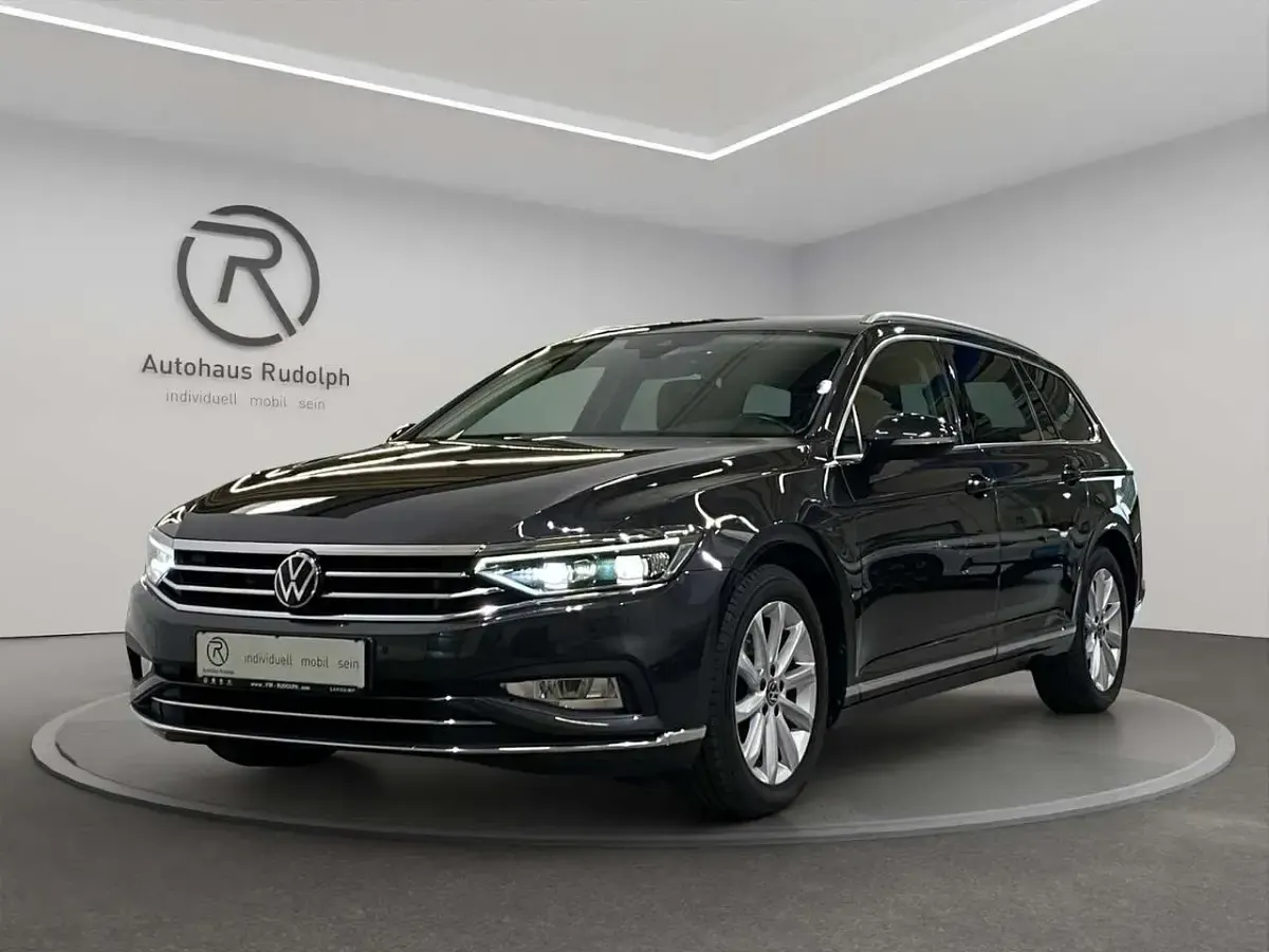 Gebraucht VW Passat Elegance 150 PS (110 kW) 2021 Mangangrau metallic Kombi