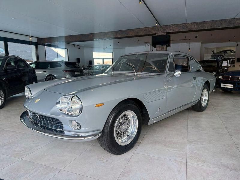 Gebraucht Ferrari 330 300 PS (220 kW) 1964 Silber Coupé