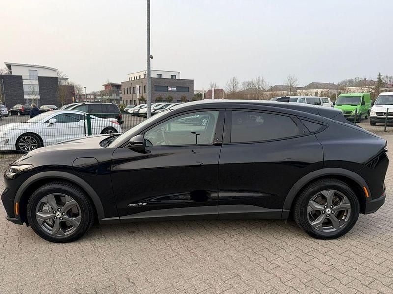 Gebraucht Ford Mustang Mach-E Basis 197 kW (269 PS) 2022 Schwarz SUV