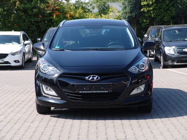 Gebraucht Hyundai i30 Edition 99 PS (72 kW) 2015 Schwarz metallic Kombi