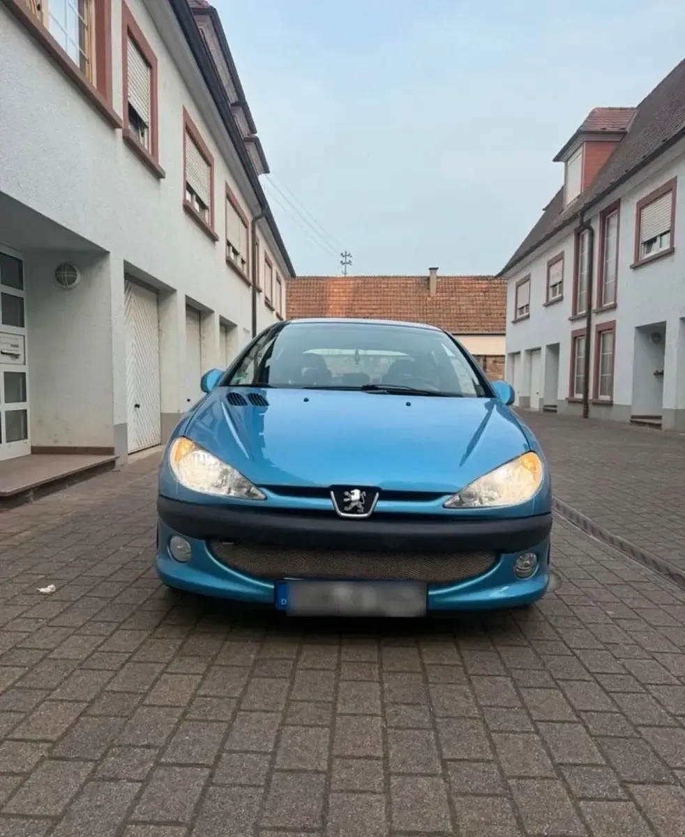 Gebraucht Peugeot 206 109 PS (80 kW) 2002 Blau Coupé