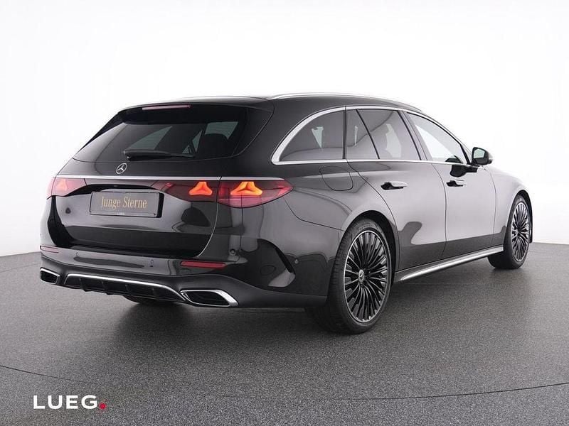 Gebraucht Mercedes E200 AMG 204 PS (150 kW) 2024 Schwarz Limousine