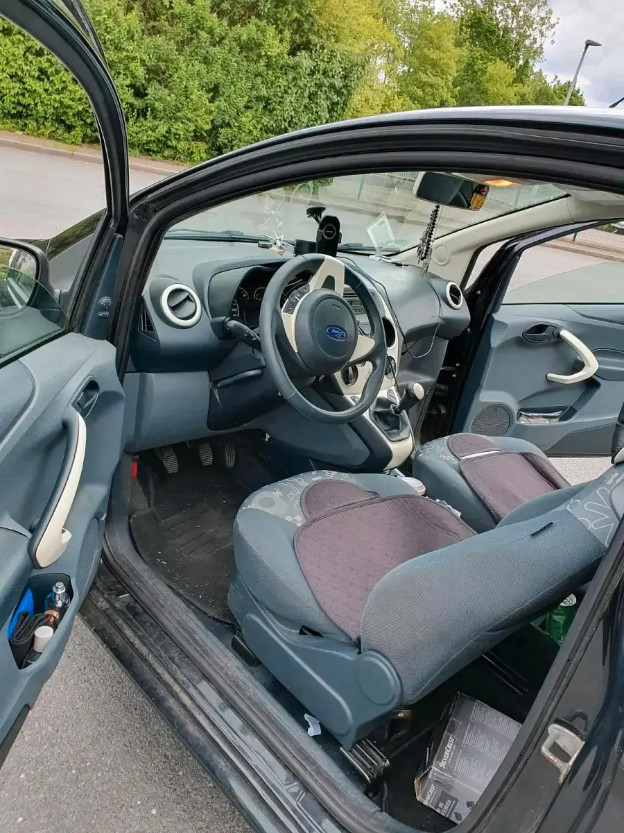 Gebraucht Ford Ka 70 PS (51 kW) 2013 Schwarz Kleinwagen