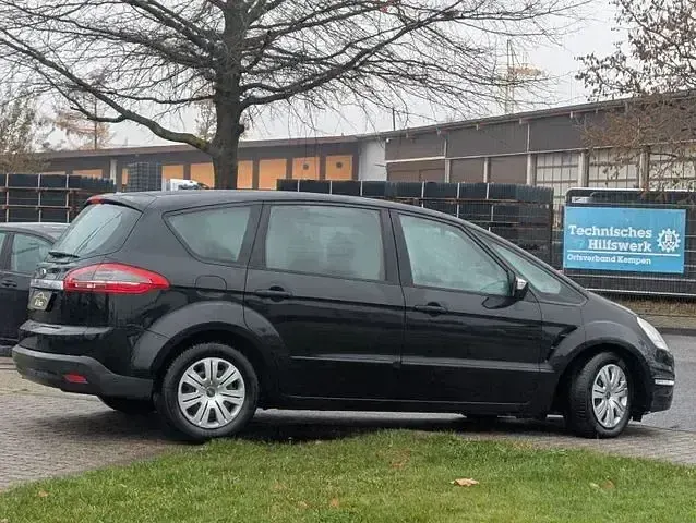 Second-hand Ford S-MAX Trend 140 CP (102 kW) 2013 Negru Monovolum