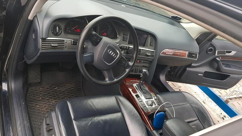 Blau Gebraucht 2025 Audi A6 Kombi | 2.800 € - Bild 1/4