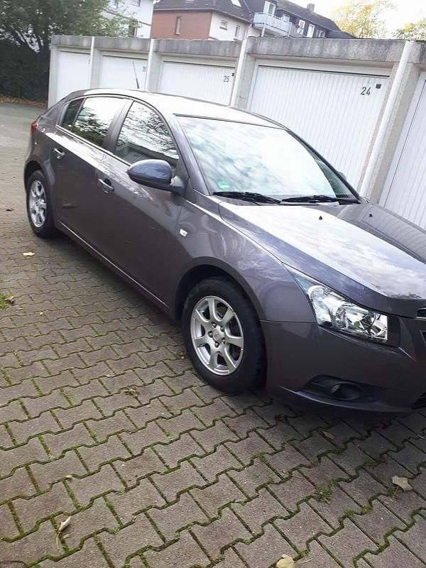 Gebraucht Chevrolet Cruze 163 PS (119 kW) 2012 Grau Limousine