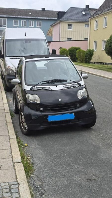 Schwarz Gebraucht 2002 Smart ForTwo Coupé Kleinwagen | 900 € (Superpreis) - Bild 1/3