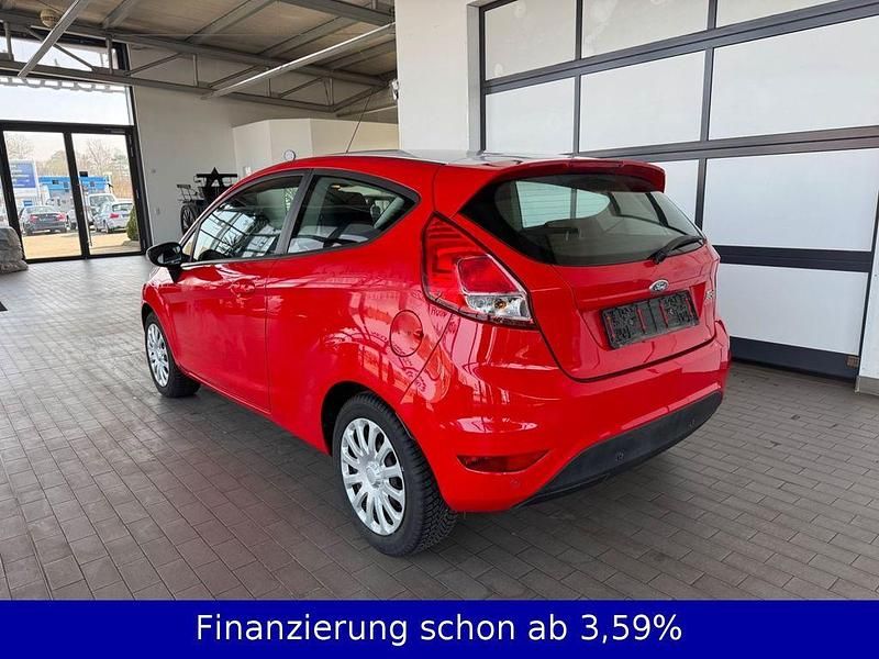 Gebraucht Ford Fiesta Trend 80 PS (58 kW) 2016 Rot Kleinwagen