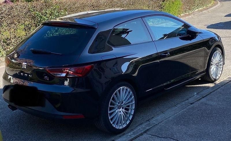 Schwarz Gebraucht 2014 Seat Leon SC FR Kleinwagen | 6.950 € (Guter Preis) - Bild 1/4