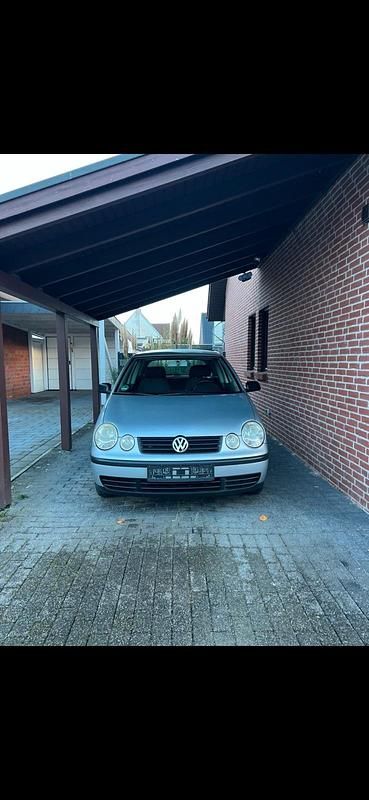 Silber Gebraucht 2003 VW Polo Kleinwagen | 1.390 € (Fairer Preis) - Bild 1/4