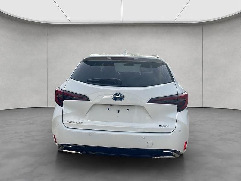 Neu Toyota Corolla 133 PS (97 kW) 2025 Schneeweiß Kombi