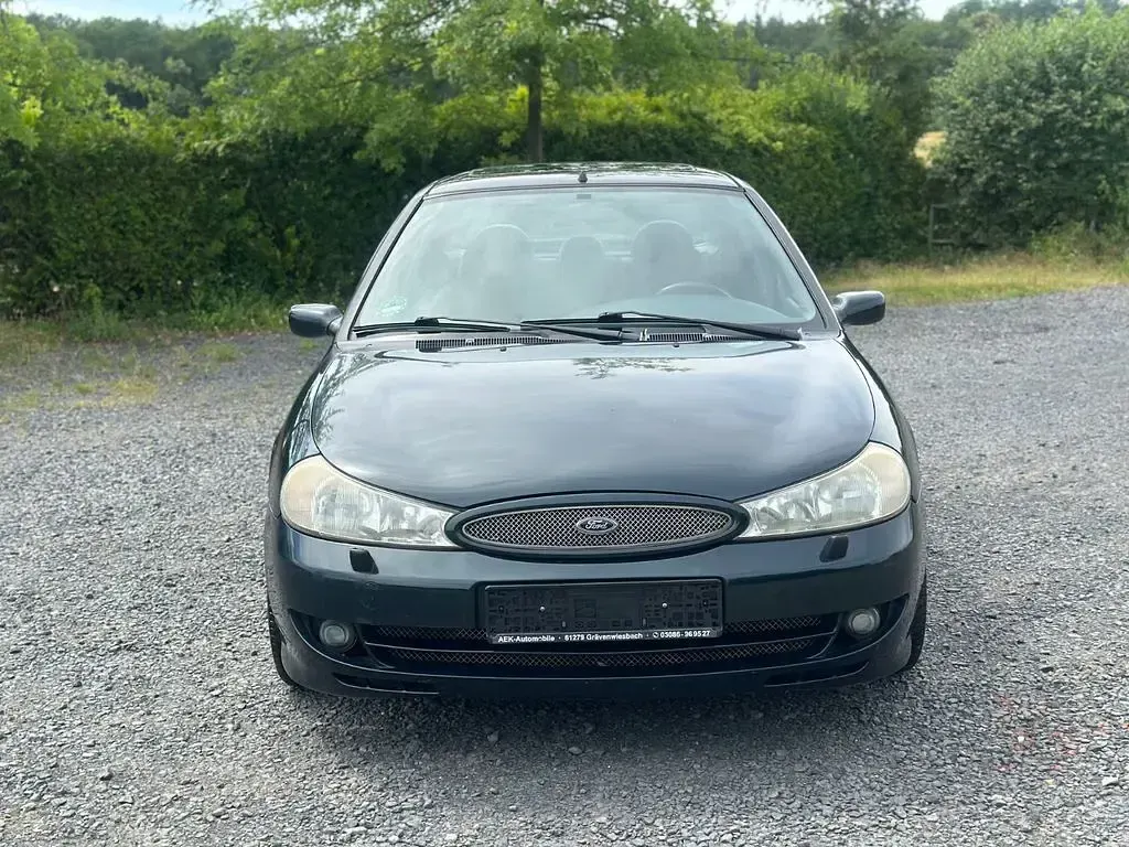 Gebraucht Ford Mondeo Ghia 170 PS (125 kW) 1998 Grün Limousine