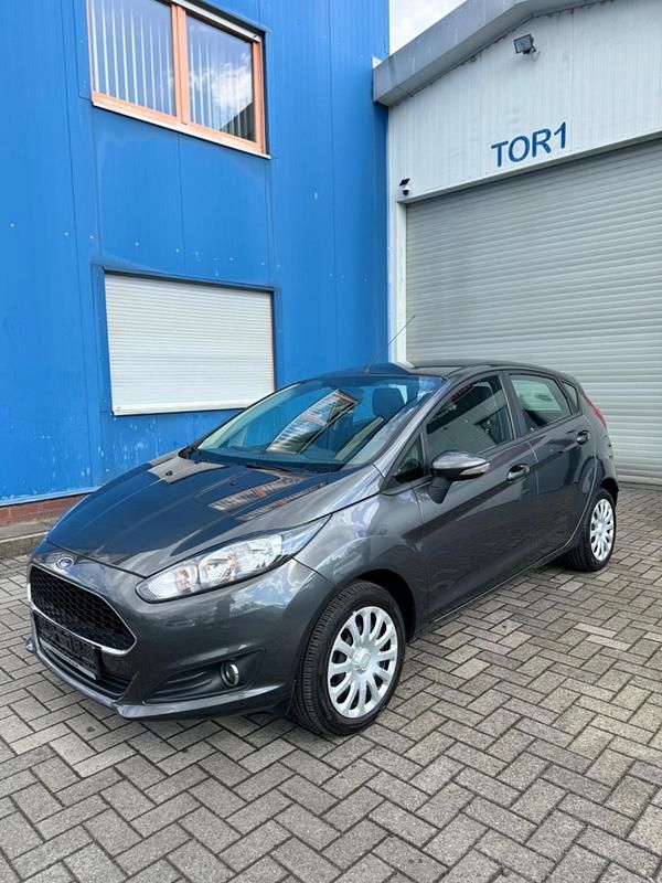 Gebraucht Ford Fiesta 82 PS (60 kW) 2017 Grau Kleinwagen