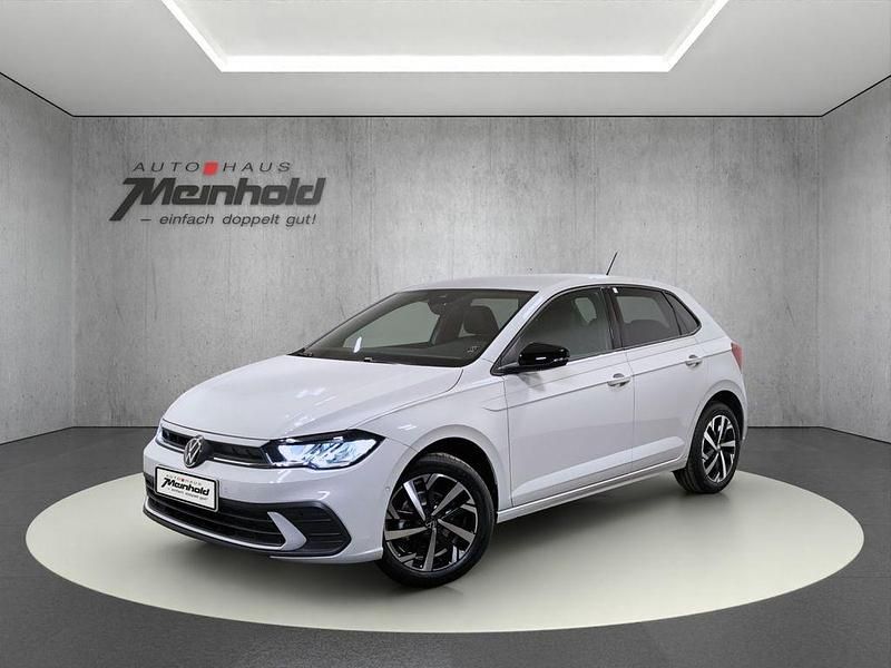Neu VW Polo 95 PS (69 kW) 2026 Grau Limousine