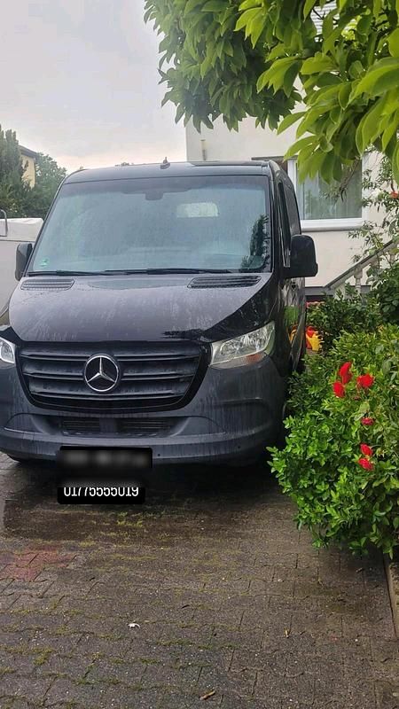 Schwarz Gebraucht 2020 Mercedes Sprinter Van | 18.500 € - Bild 1/4