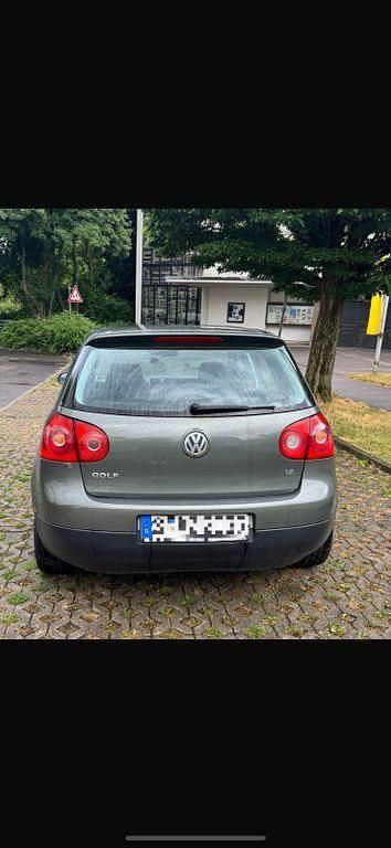 Grün Gebraucht 2004 VW Golf IV Comfortline Limousine | 5.300 € (Teuer) - Bild 1/4