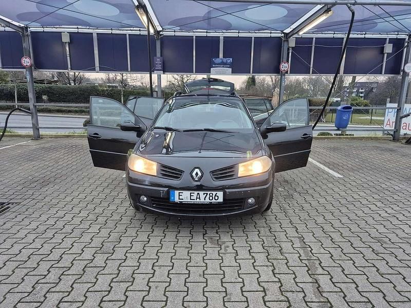Schwarz Gebraucht 2007 Renault Mégane GrandTour Privilege Kombi | 2.750 € (Etwas zu teuer) - Bild 1/4