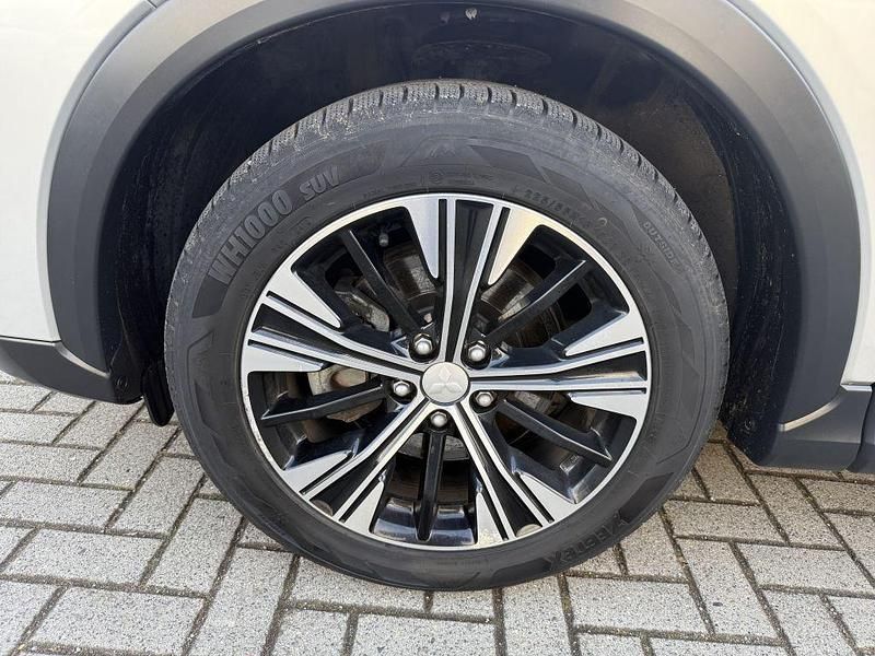 Gebraucht Mitsubishi Eclipse Cross Edition 163 PS (119 kW) 2019 Silber SUV