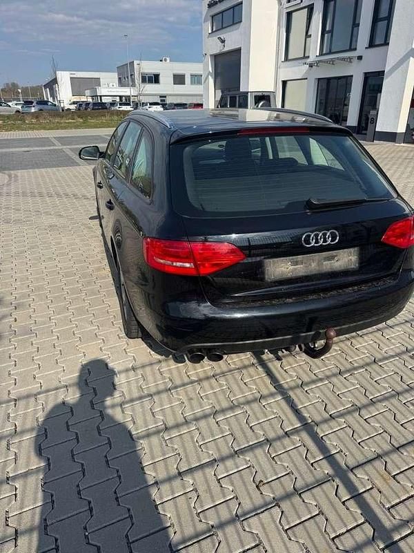 Gebraucht Audi A4 Attraction 120 PS (88 kW) 2009 Brillantschwarz Kombi