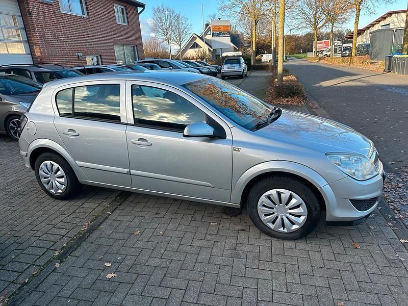 Gebraucht Opel Astra 90 PS (66 kW) 2007 Silber Kleinwagen