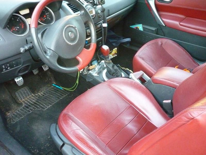 Gebraucht Renault Mégane Cabriolet Dynamique 150 PS (110 kW) 2007 Rot Cabrio