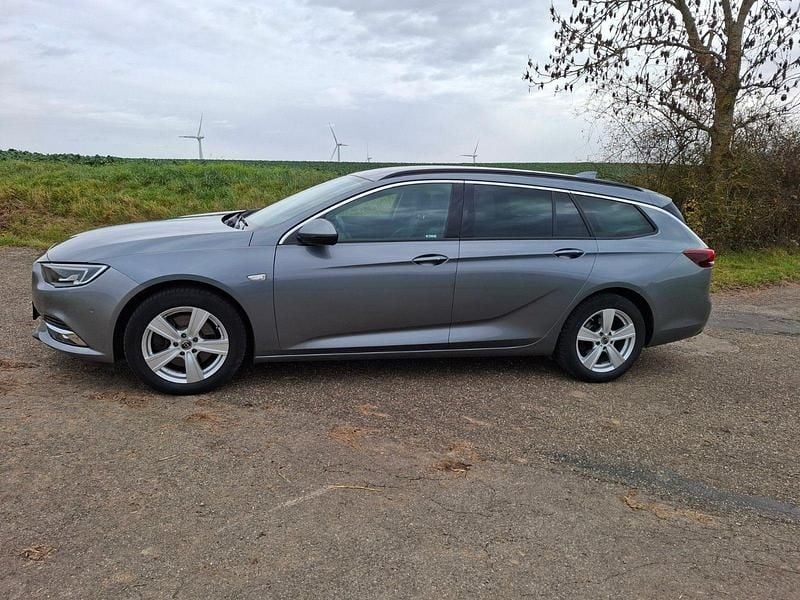 Grau Gebraucht 2017 Opel Insignia Kombi | 15.900 € (Fairer Preis) - Bild 1/4