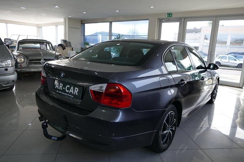 Gebraucht BMW 320 150 PS (110 kW) 2005 Grau Limousine