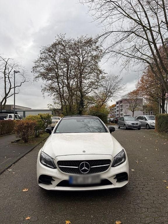 Gebraucht Mercedes C300 258 PS (189 kW) 2019 Weiß Coupé
