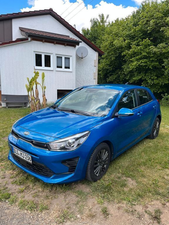 Blau Gebraucht 2021 Kia Rio Vision Limousine | 15.300 € (Guter Preis) - Bild 1/4