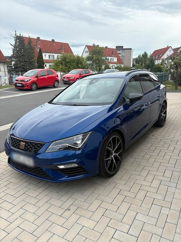 Blau Gebraucht 2020 Cupra Leon Kombi | 26.200 € (Fairer Preis) - Bild 1/4