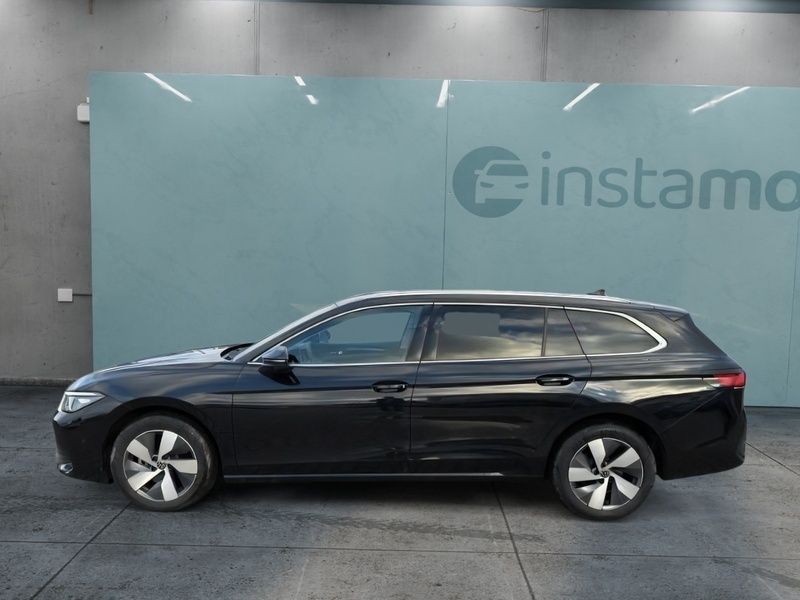 Gebraucht VW Passat Pro 150 PS (110 kW) 2024 Schwarz Kombi