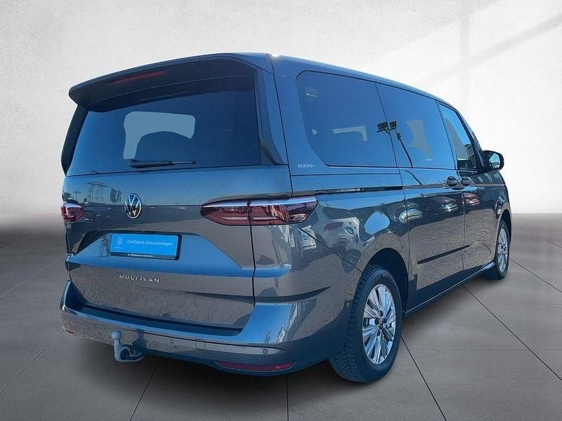 Gebraucht VW Multivan Life 150 PS (110 kW) 2026 Grau Van