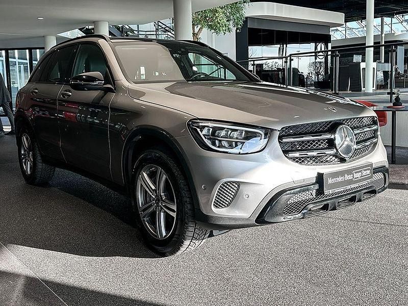 Gebraucht Mercedes GLC300e Exclusive 320 PS (235 kW) 2021 Silber SUV