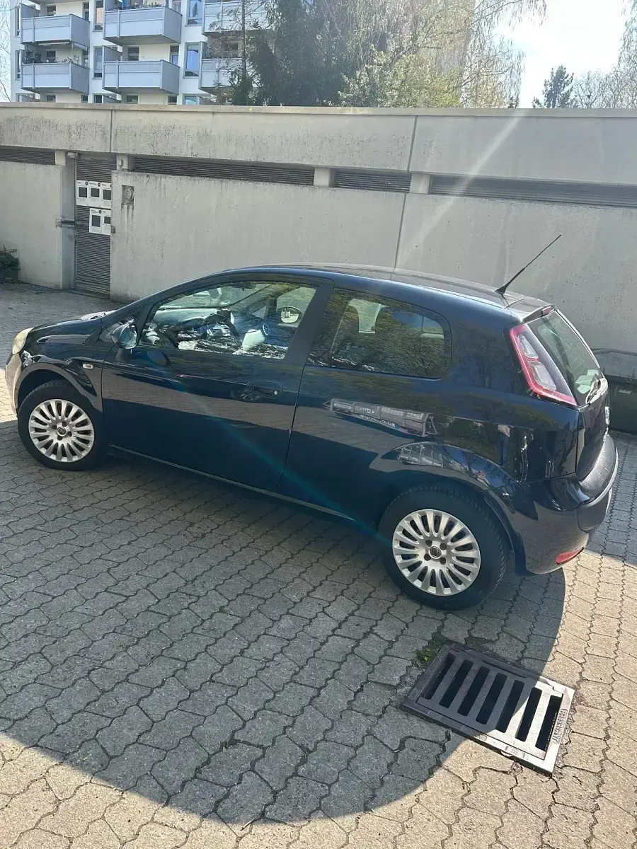 Gebraucht Fiat Punto 69 PS (50 kW) 2011 Blau Kleinwagen