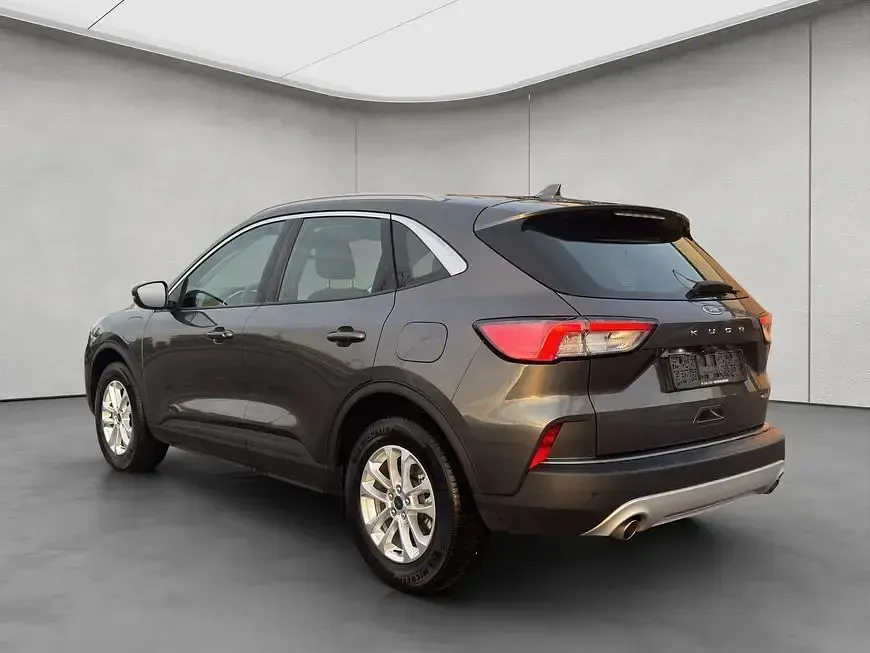 Gebraucht Ford Kuga Titanium 224 PS (164 kW) 2022 Grau SUV