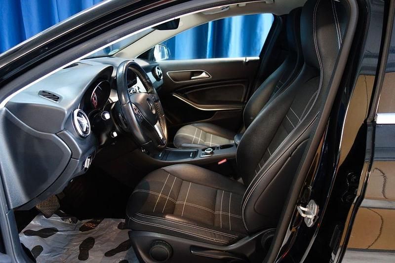 Gebraucht Mercedes GLA180 122 PS (89 kW) 2015 Schwarz SUV