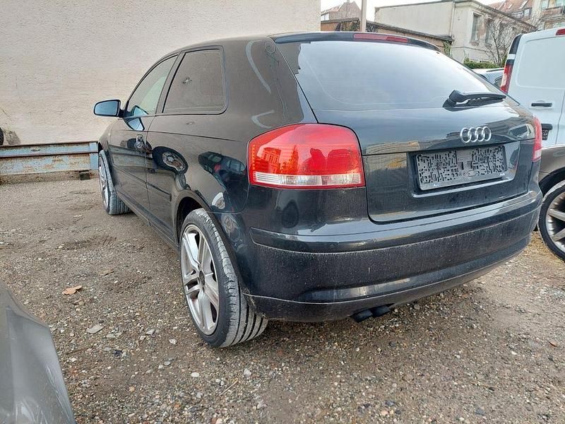 Gebraucht Audi A3 Attraction 140 PS (102 kW) 2005 Schwarz Kleinwagen